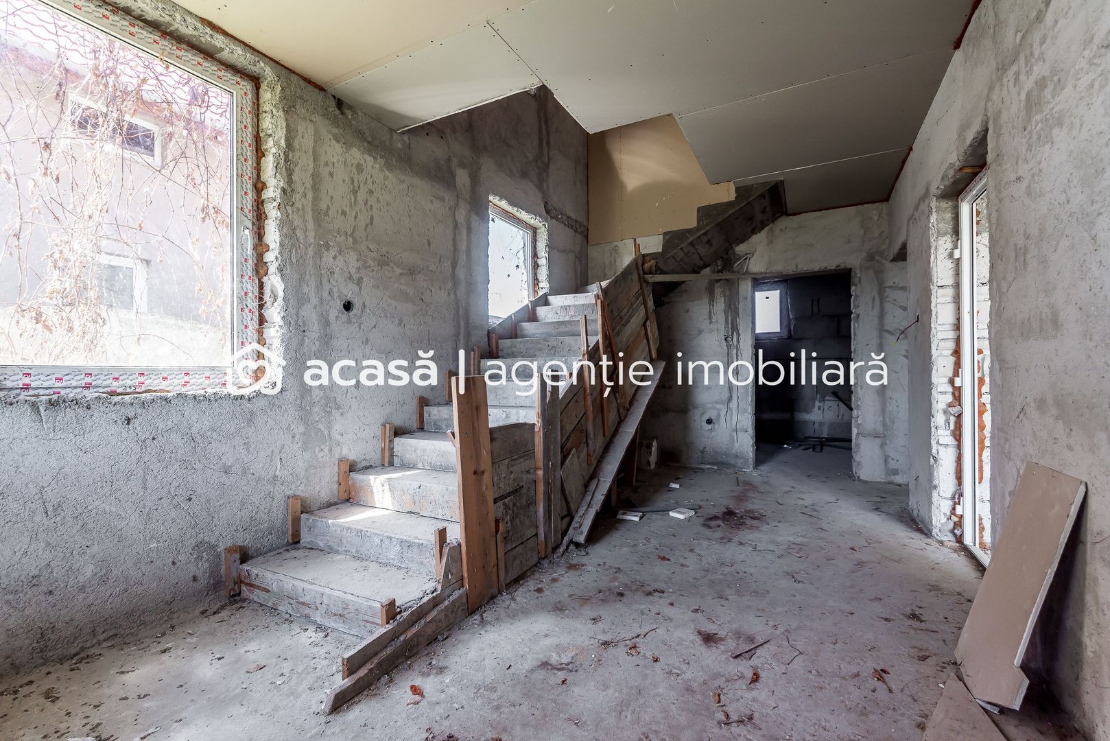 🏡 Casă P+1 la gri | 239 mp construiți | Călugareni -14 km de Arad - Poză 4