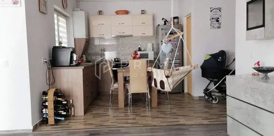 Chirie 2 camere, decomandat, etaj 1, loc de parcare inclus- Unirii - Poză 3