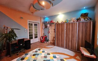 Proprietate in vila, etaj, partial renovat - Pasajul Unirii - 154 mp - Poză 11