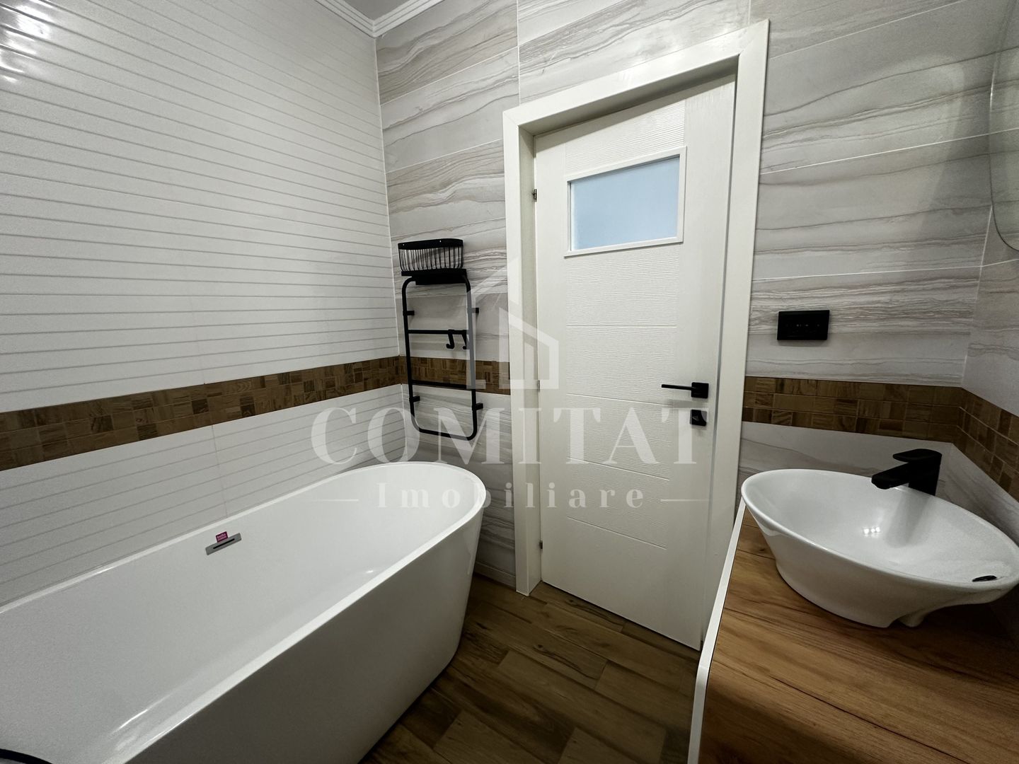 Apartament la etaj intermediar | 3 camere | Zona Bmw - Poză 14