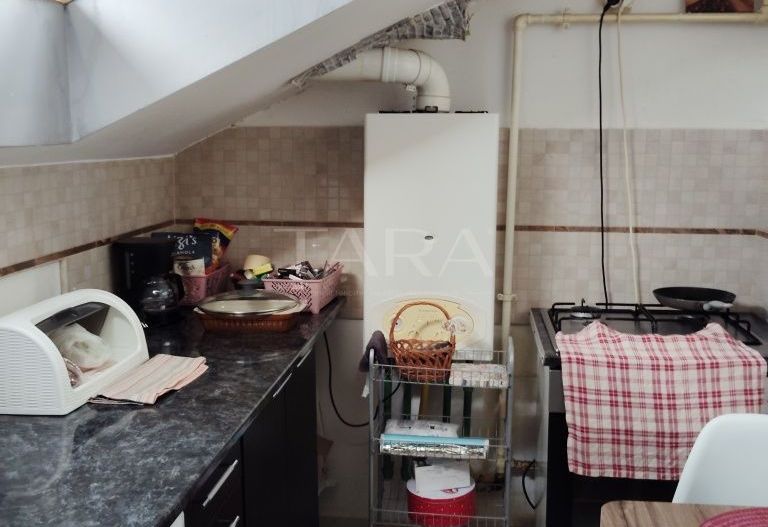 Apartament cu 2 camere, spațiu de depozitare de 30 mp, Florești. - Poză 2