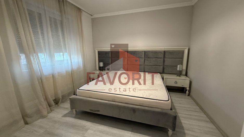 Mobilat si utilat. Disponibil imediat. Loc de parcare - Poză 6