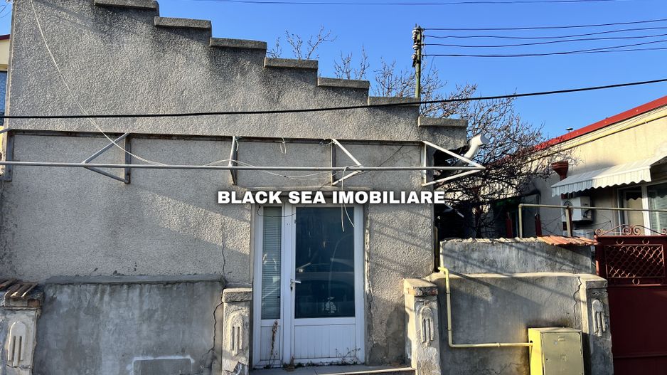 De vanzare casa demolabila/renovabila cu teren 70m zona Stadion - Poză 1