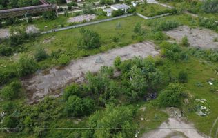 Teren intravilan de vânzare – zona Zirom
