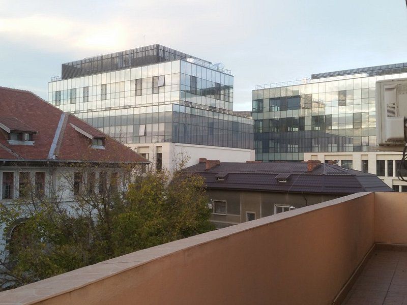 Apartament 3 camere in Romana, anexe, boxa - Poză 25