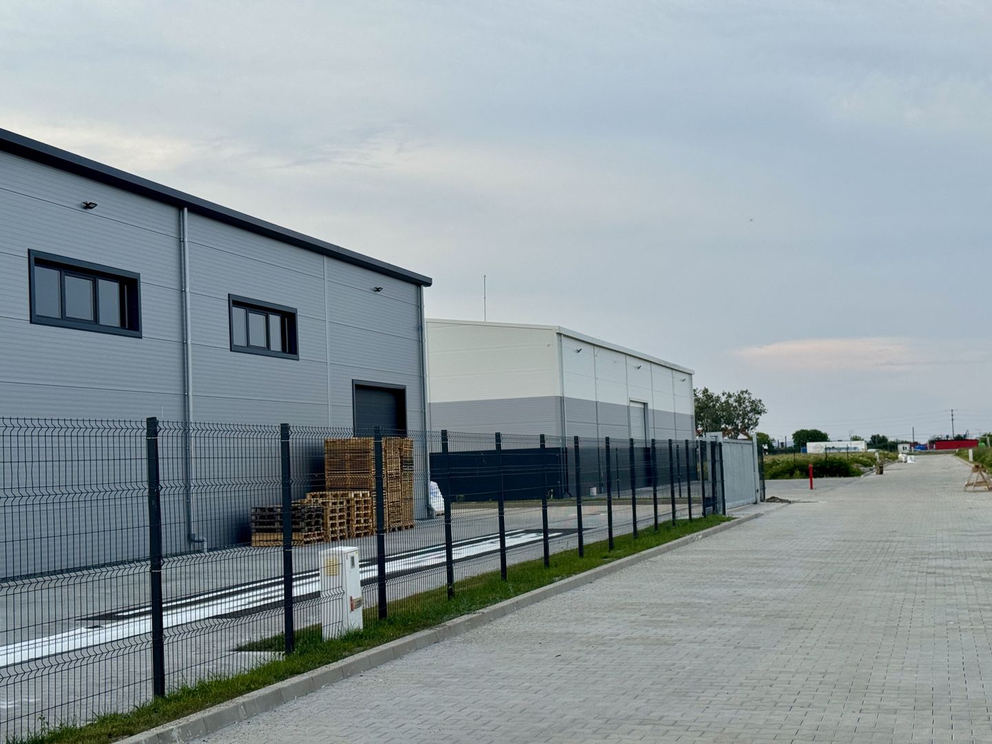Hala industriala noua, ideal IMM - teren 1738mp, bransamente utilitati - Poză 10