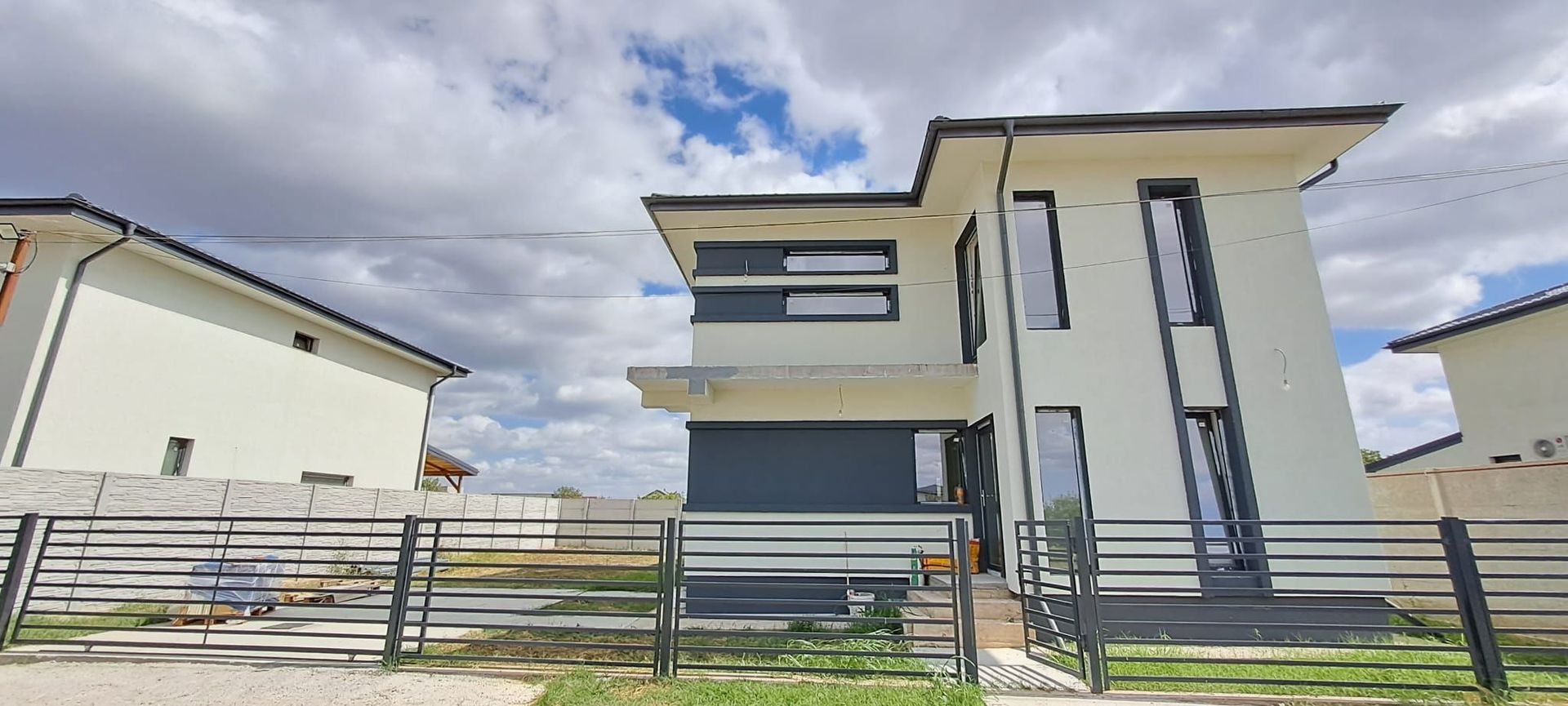 Dragomiresti Deal, Bujorului, P+1Et+Pod, casa finalizata, mutare rapid - Poză 13