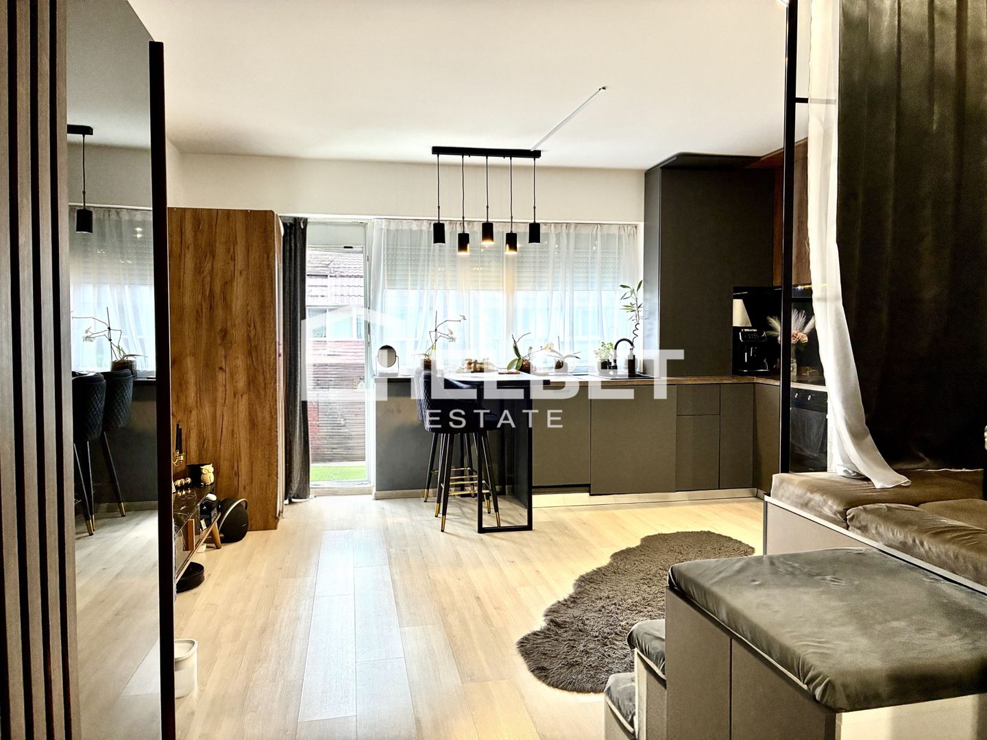 Garsonieră / Subcetate Residence / Mobilată / Utilată - Poză 1