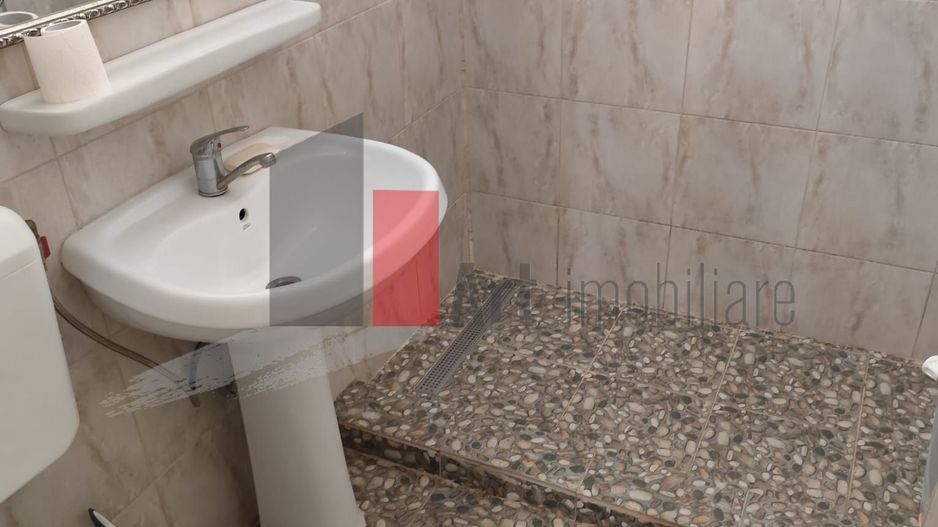Apartament de vanzare cu 2 camere in zona Pajura. - Poză 41