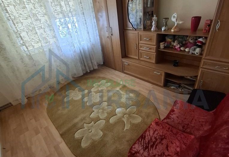 Apartament cu 2 cam D Dacia peste stradă de Biserică - Poză 6