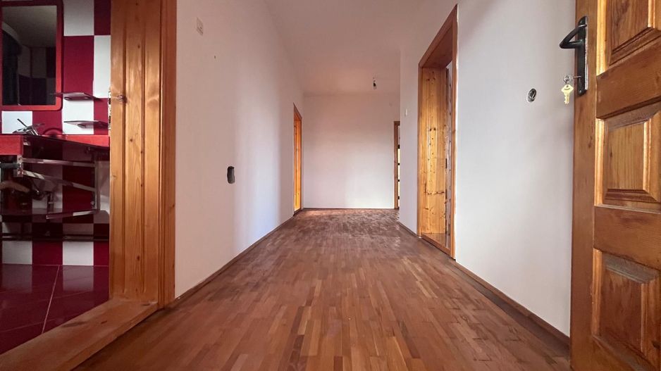 Vanzare casă spațioasă cu teren generos în Cândești Vale–jud Dambovita - Poză 15