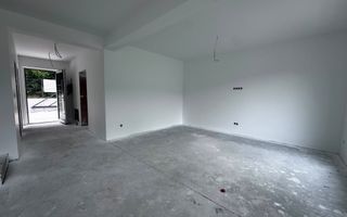 Casa Finisata 164 mp con.-teren 400 mp-garaj-1 km de Podul Jelnei - Poză 2