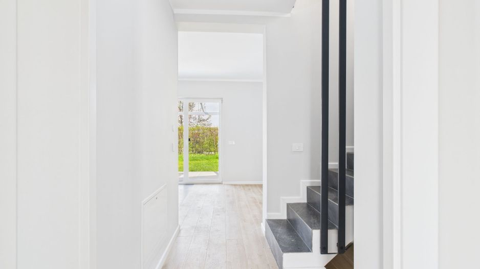 Casă Nouă si Modernă în  Remetea Mare - Poză 3