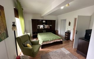 Casă / Vilă cu 5 camere zona Lunei - Poză 20