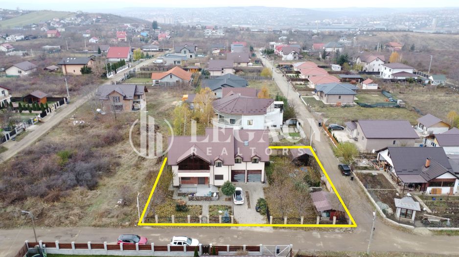 De vânzare - Vilă P+1E+M cu teren generos în Vișan - Poză 3