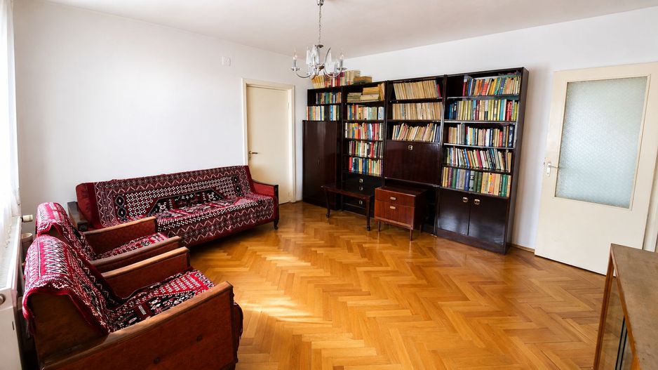 Etaj intermediar | 3 camere | 66 mp + balcon | Zona Spitalul Județean - Poză 13