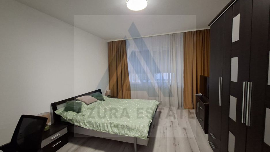 Apartament modern recent renovat 3 camere si parcare privata in Strand - Poză 7
