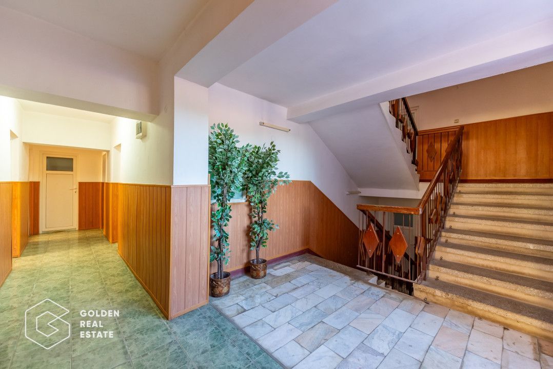 Cladire cu 24 camere, langa Castelul Regal Savarsin - Poză 14