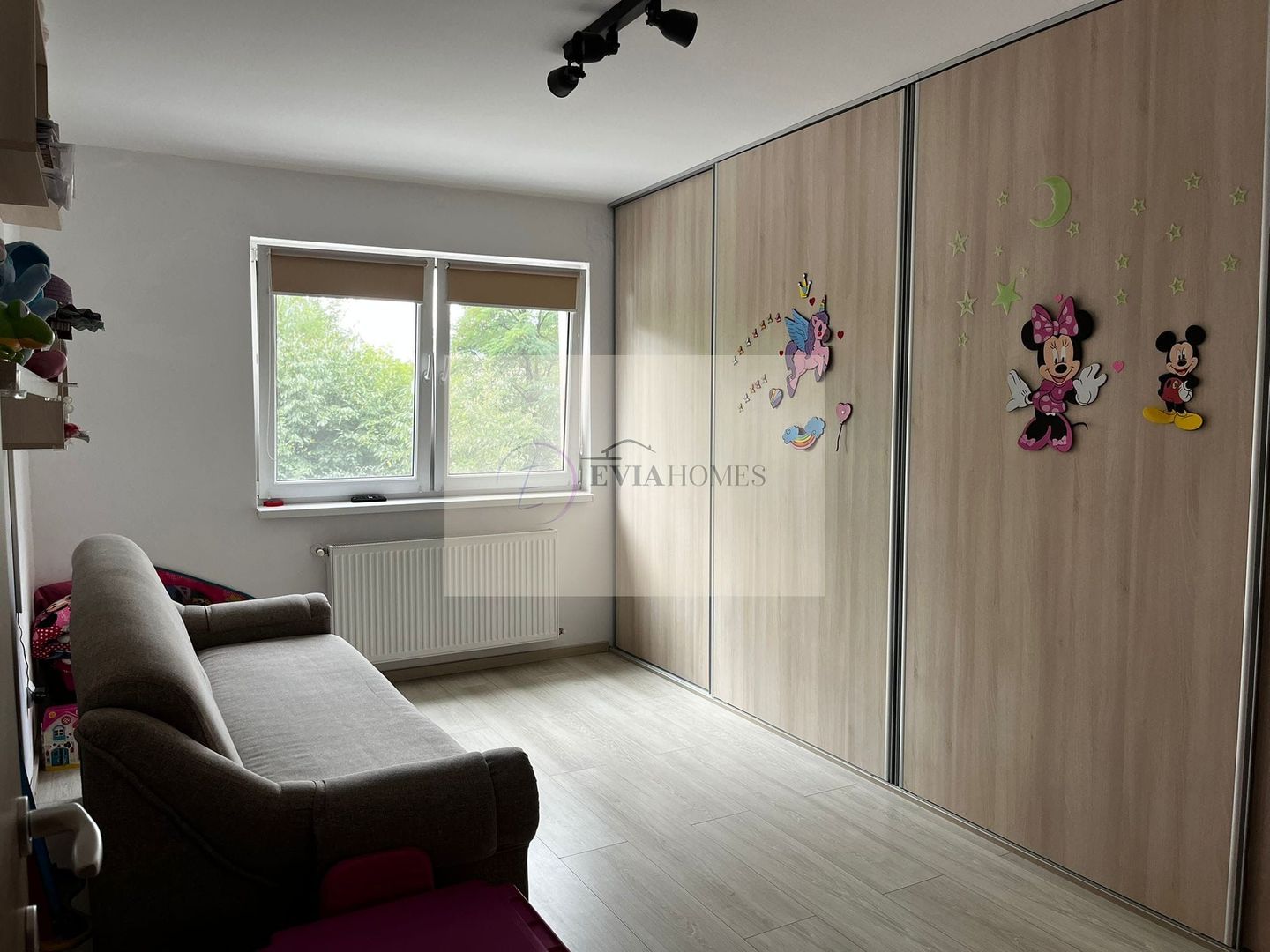 Apartament cu 2 camere și parcare exterioara inclusa/zona BMW Floresti - Poză 1