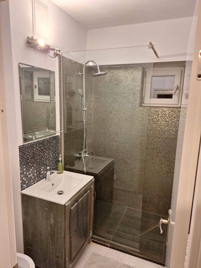 Apartament cu 2 camere , zona piata centrala - Poză 5