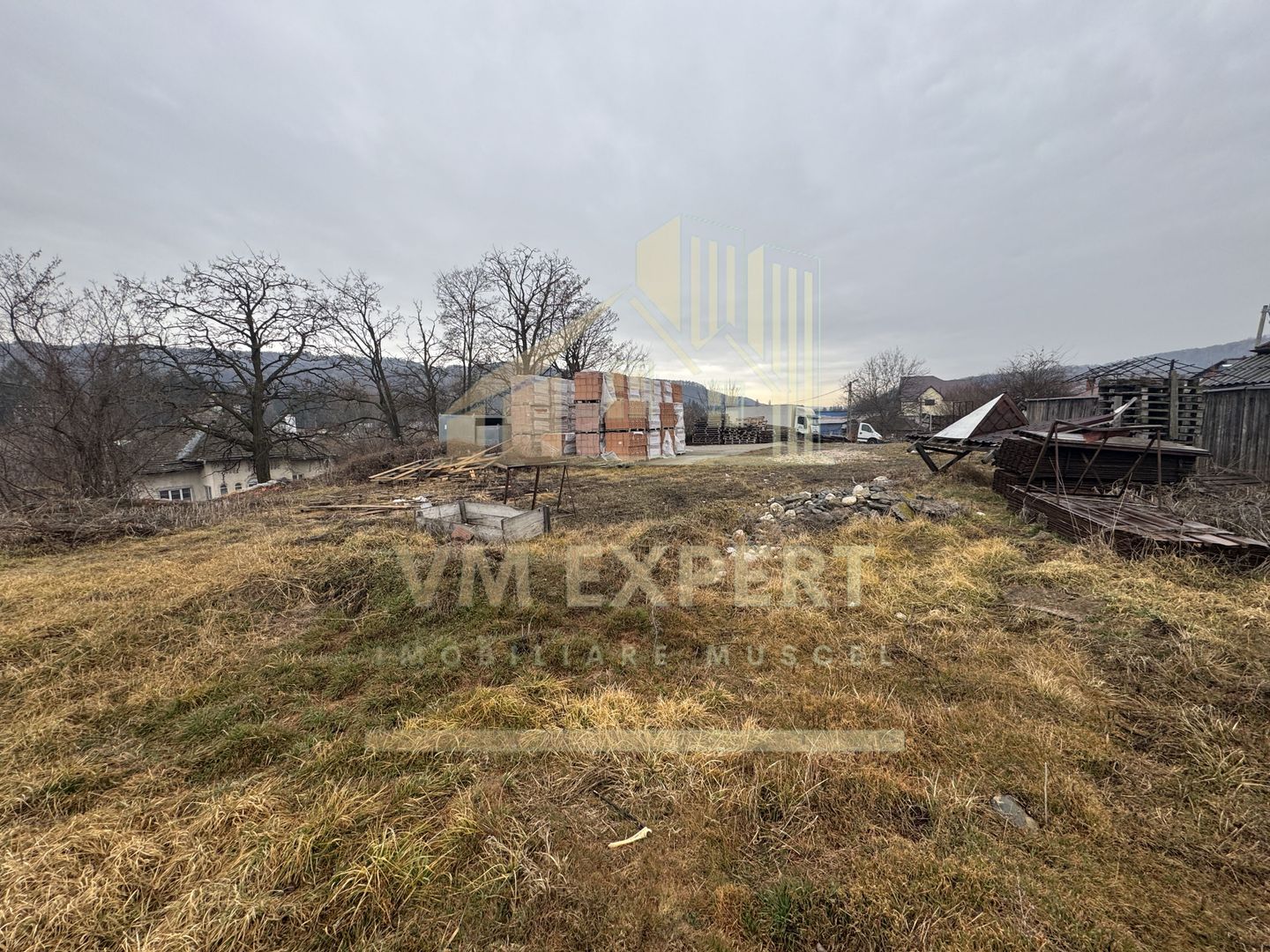 TEREN INTRAVILAN 3364 MP CAMPULUNG ZONA MĂNĂSTIREA NEGRU VODĂ COMISION 0 - Poză 4