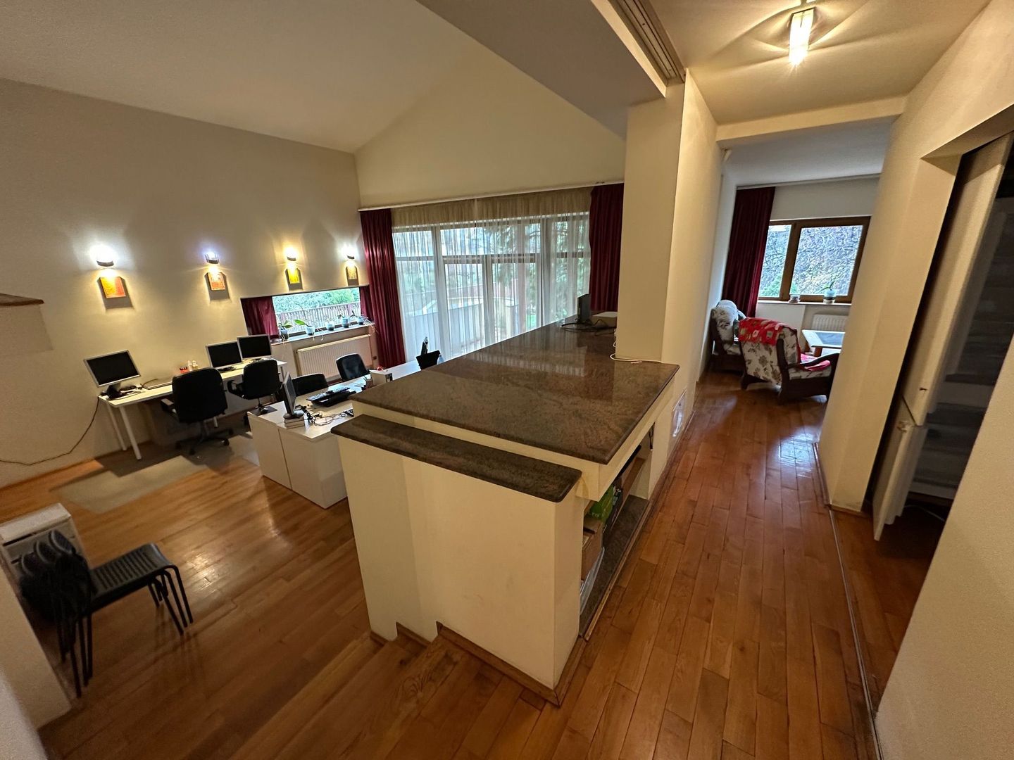 Casă / Vilă cu 6 camere în zona  Calea Aradului - Poză 8