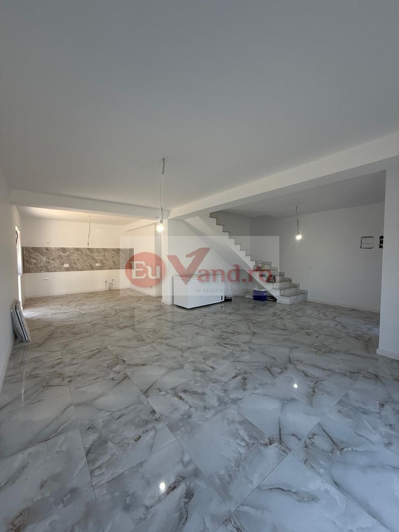 De vanzare – jumatate de duplex modern, parter + etaj | 150 mp utili | - Poză 3
