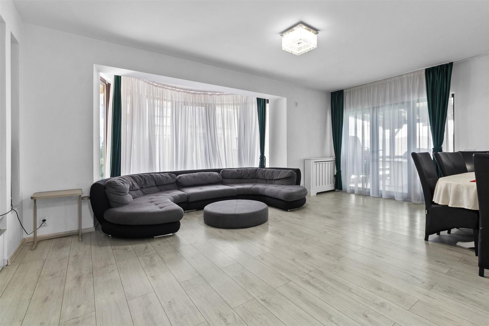 Comision 0% Vila superba in Sanpetru  5 camere si teren de 1644 mp - Poză 4