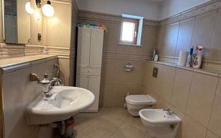 Vila individuala de lux de inchiriat, in cartier Gruia aproape de Cetatuie! - Poză 28