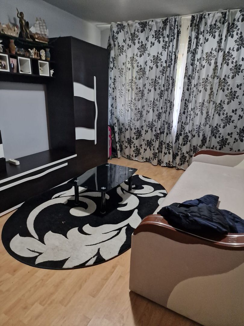Vanzare apartament 2 camere, parter, central - Poză 1