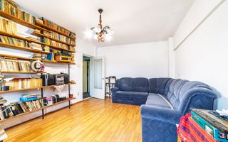 Apartament spațios 3 camere, central - Poză 1