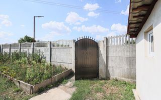 Casă renovată cu 3 camere din cărămidă în Gradiste - Poză 2