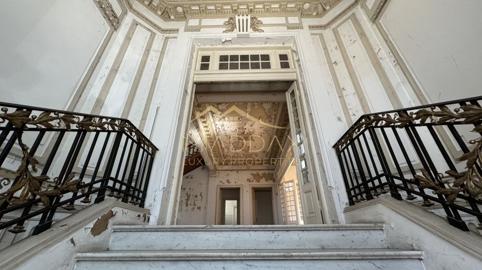Vila unicat-Piata Romana - Poză 1
