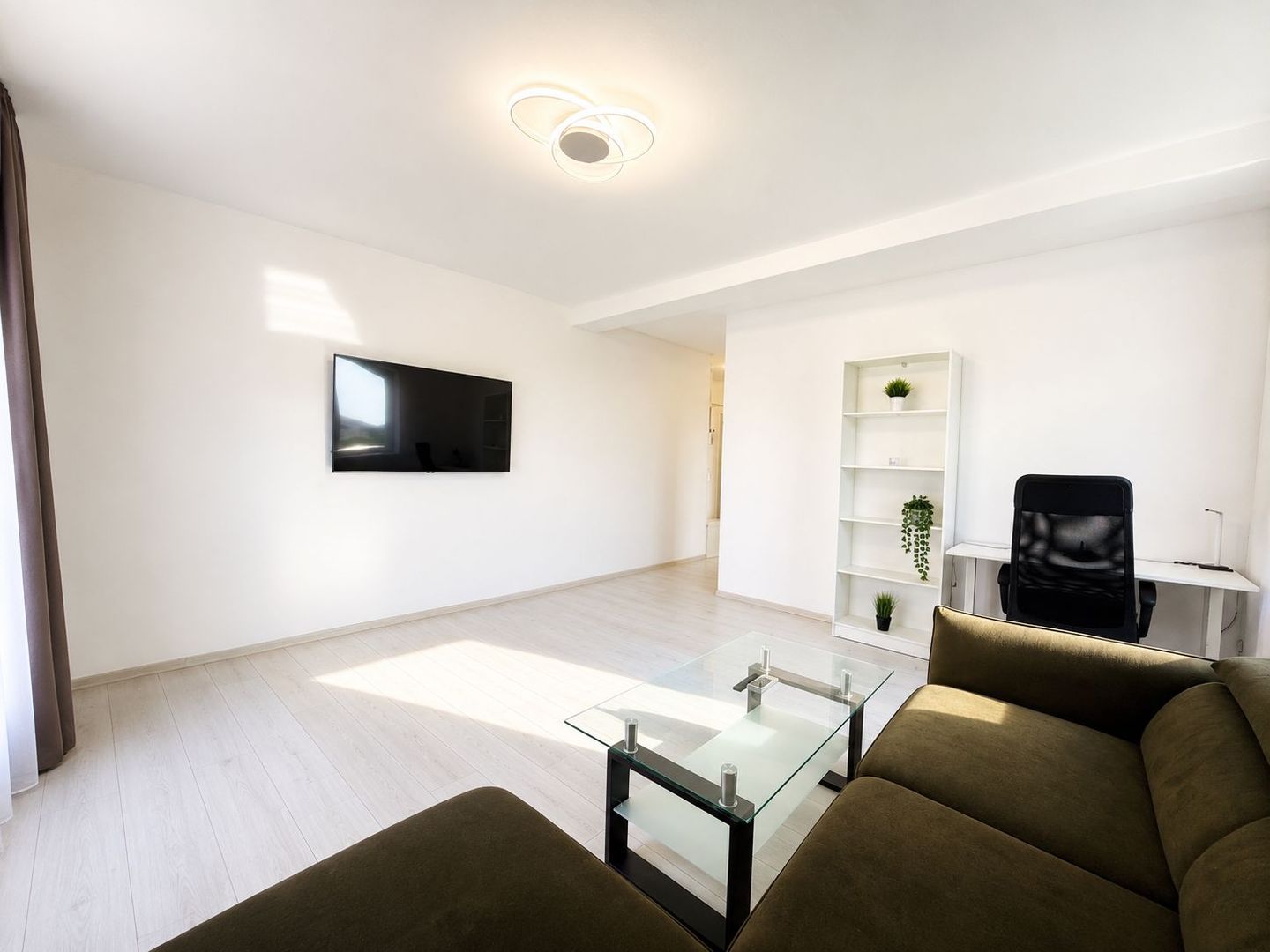 Braytim-Musicescu | 2 camere | Decomandat | Loc de parcare - Poză 2