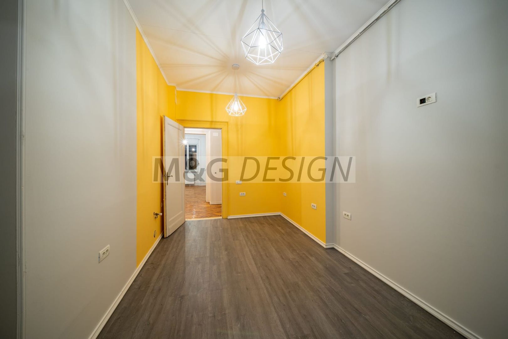 Apartament cu 4 camere la casa, zona Balcescu-ideal birouri - Poză 2