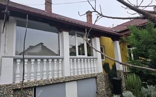 🏡 Casă cu demisol, parter și mansardă – Str. Victoriei, zonă centrală - Poză 2