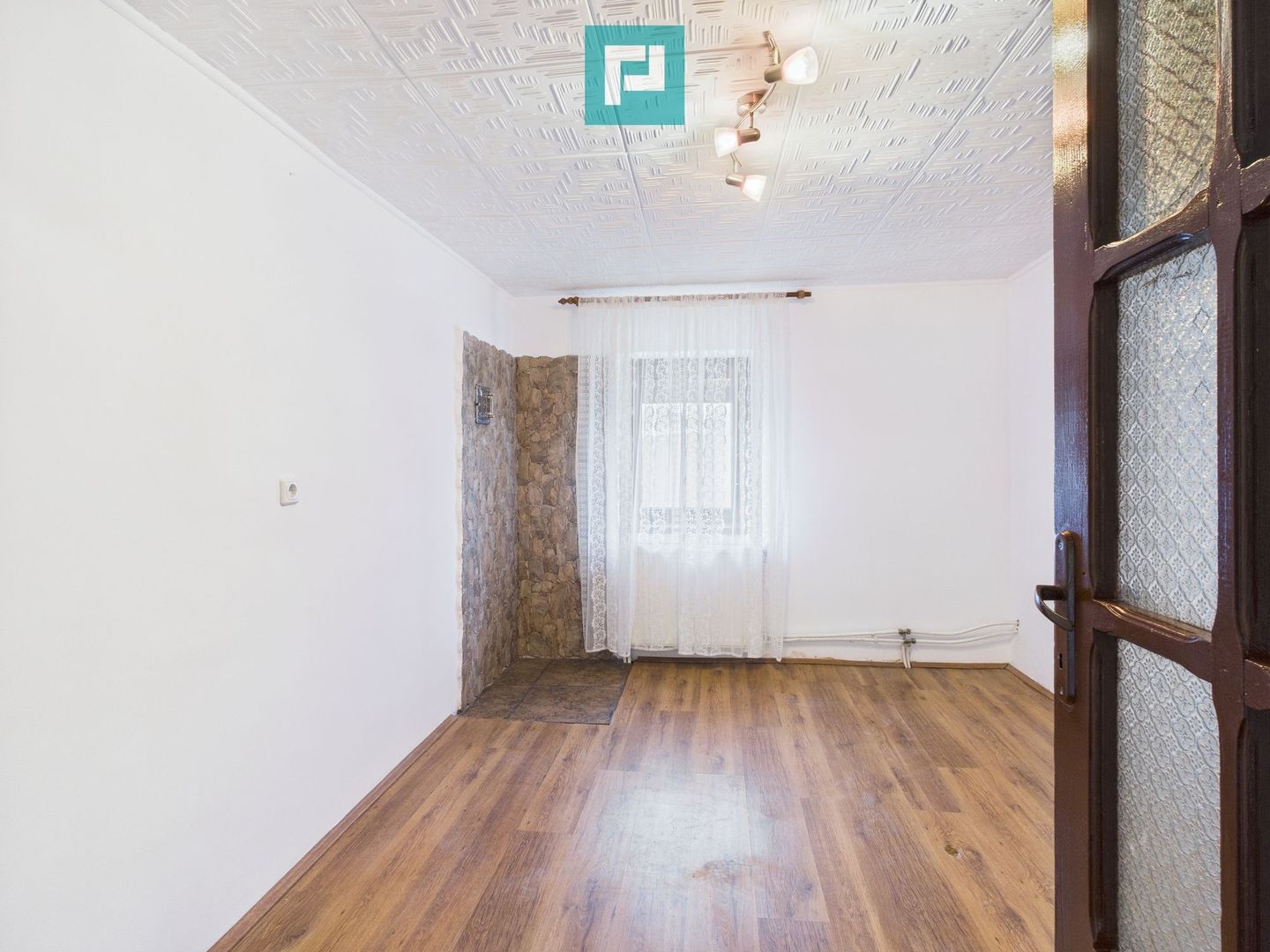 Casă cu teren 930 mp în Becicherecu Mic - Poză 8