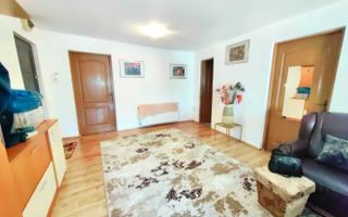 Apartament cu 3 camere de vânzare în cartierul Plopilor. - Poză 1