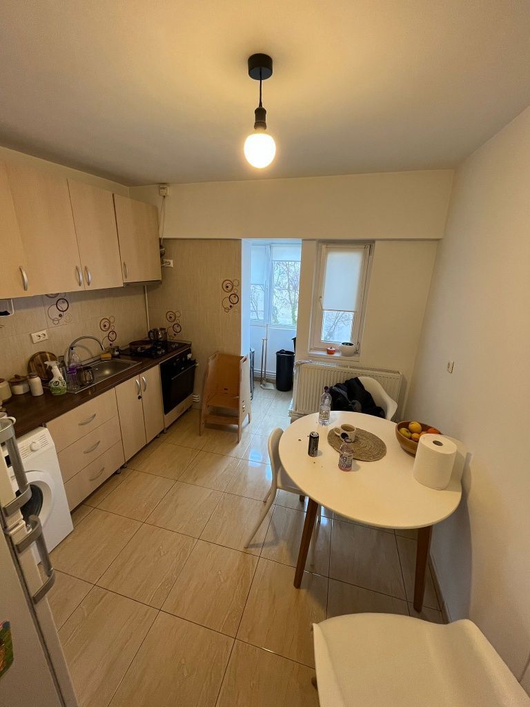 Apartament 2 camere decomandat – zona Capitol, Str. Mircea cel Bătrân - Poză 3