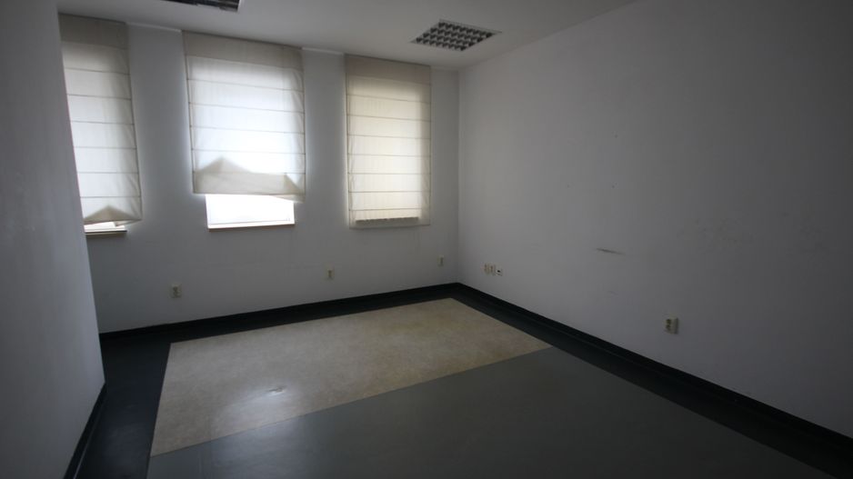 Cladire de birouri, SAD, parcare prorpie, clinica medicala - Poză 16