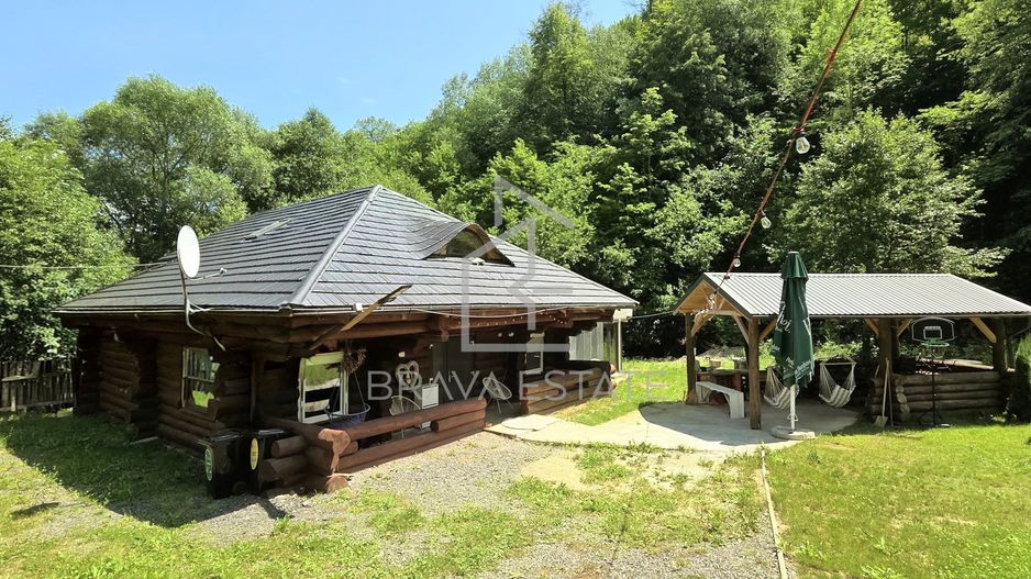 Cabană din lemn rotund, 210mp, ciubăr, jacuzzi, foișor, localitatea Băișoara - Poză 1