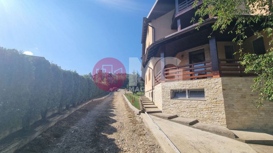 Pensiune 20 camere Bran langa castel - Poză 3