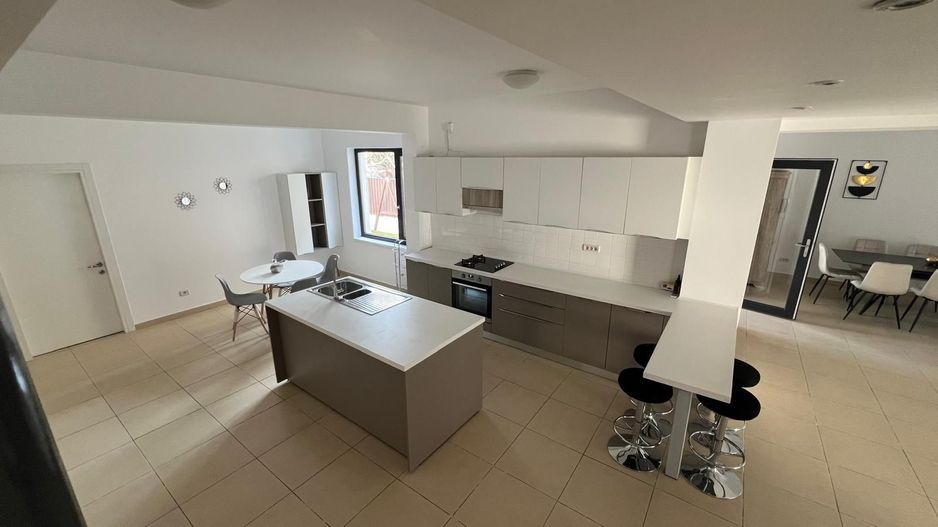 Vilă de închiriat | 4 dormitoare | Piscină | Erou Iancu Nicolae - Poză 1