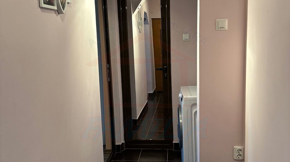 SE VINDE APARTAMENT 3 CAMERE, MICRO 38, 63.000 EURO - Poză 4