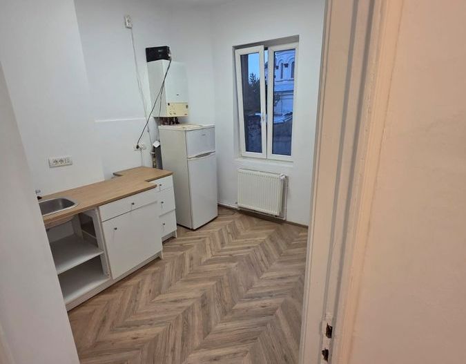 Închiriere 3 camere Unirii, Coposu, etaj 2, centrala, 100 mp, pretabil Birou - Poză 10