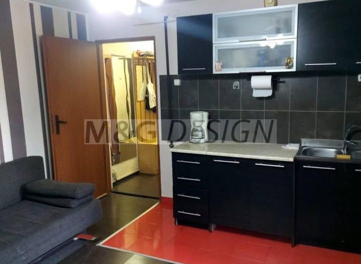 Apartament 2 camere modificat in 3 camere  parter cu balcon - Poză 1