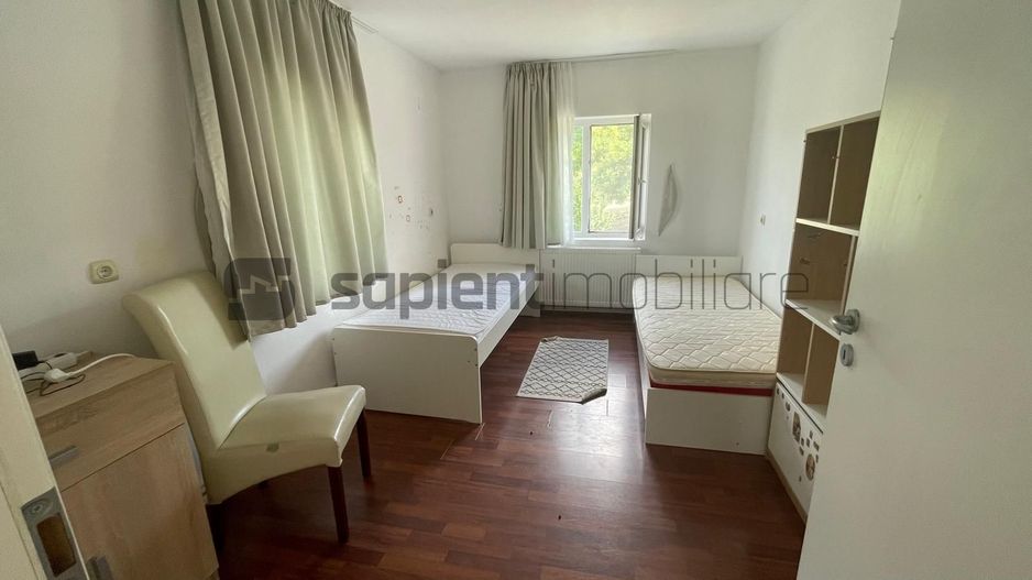 Casă spațioasă + Casă de oaspeți. Ideală pentru 2 familii! - Poză 11