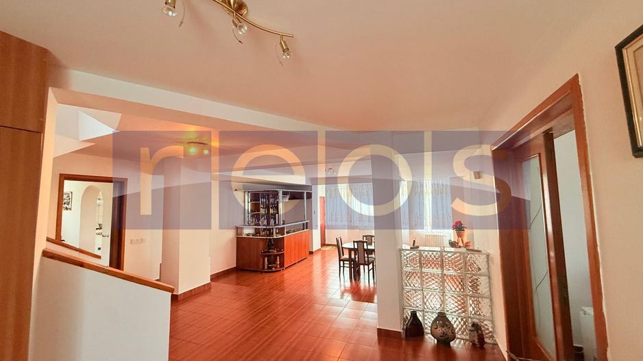 VANZARE VILA LA CHEIE | 280 MP | 1080 MP TEREN | 7 CAMERE | FUNDENI | - Poză 2