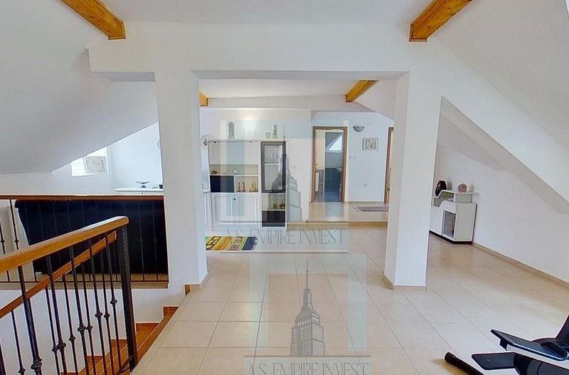 Vilă deosebită cu 6 camere în zona Şchei, Braşov - Poză 14