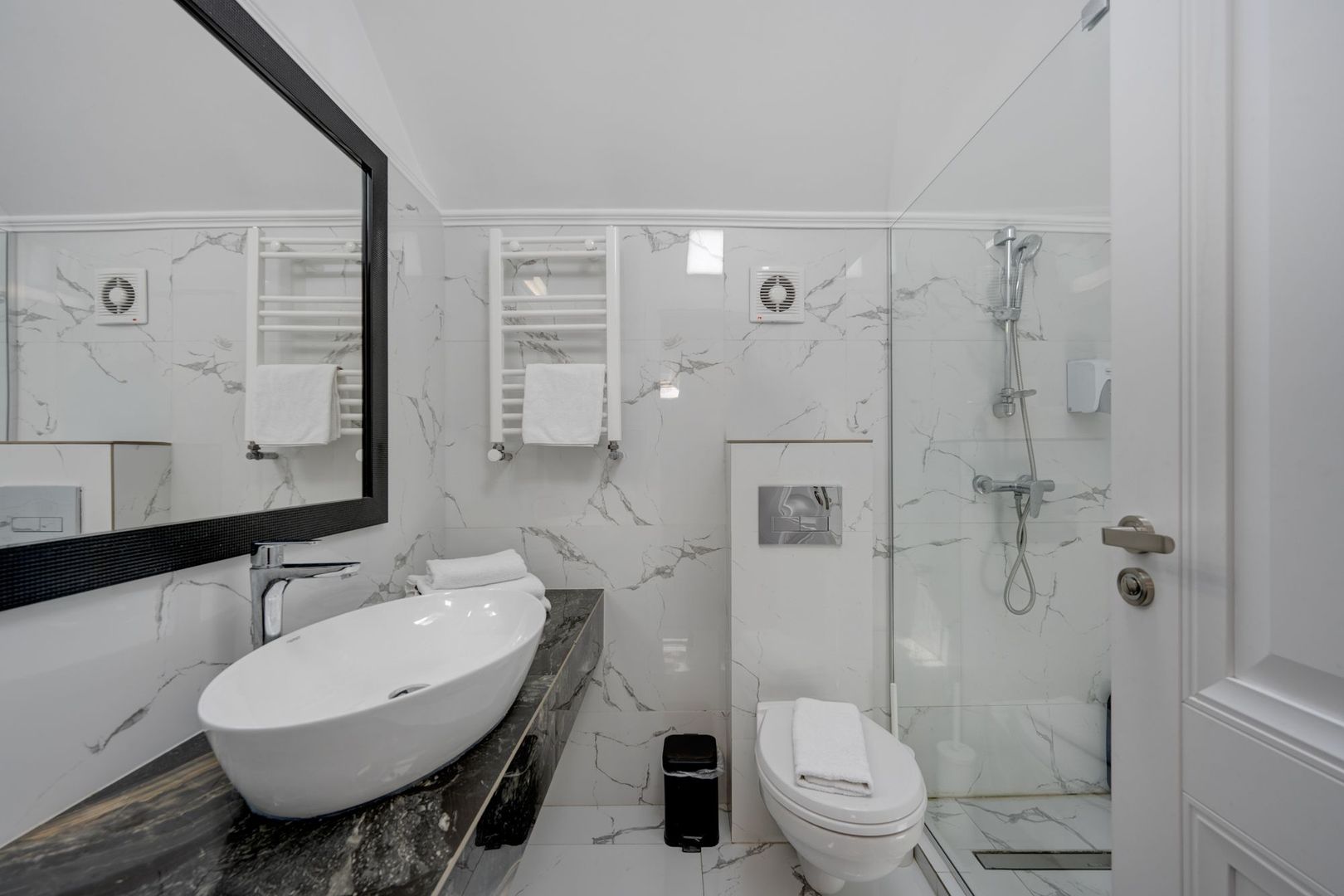 Vindem Afacerea ! Mini Hotel + Cafenea/ Restaurant ! Parcul Carol ! - Poză 57